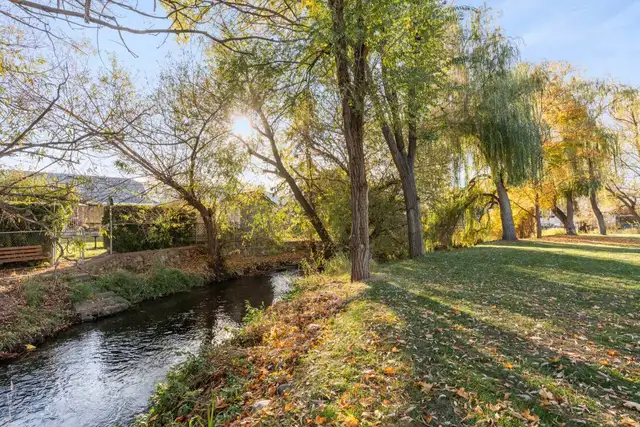 Newly Renovated 1 Bedroom Suite in a 55  Community - Photo 13