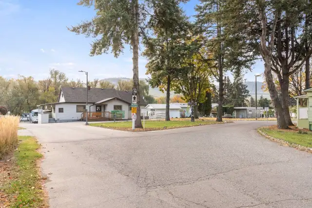 Newly Renovated 1 Bedroom Suite in a 55  Community - Photo 25