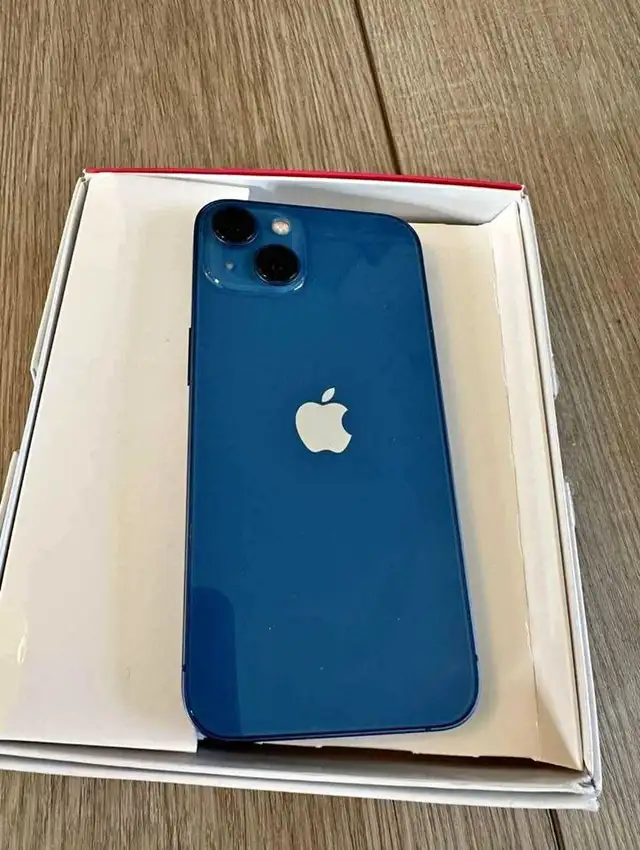 Unlocked iPhone 13 with 1 year warranty - Photo 2