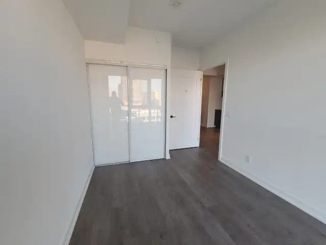 ✨New 1 Bed   Den available for April 1st ! (Wi-Fi included) ! - Photo 3