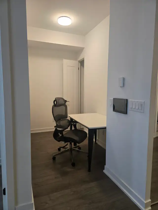 ✨ 1 Bed   Den New Condo (East Downtown) - available Apr 1st ! - Photo 8