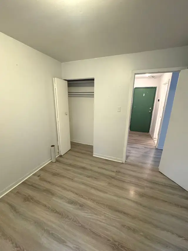 Near Metro Snowdom 3 1/2 ,41/2 all including for rent - Photo 8