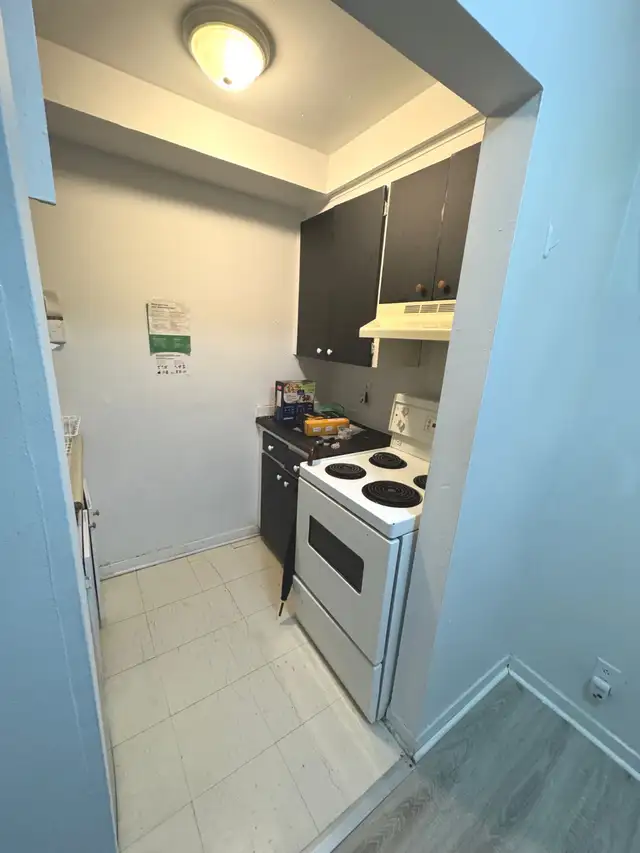 Near Metro Snowdom 3 1/2 ,41/2 all including for rent - Photo 9