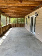 Quiet 2 bedroom apartment w/muskoka room close to Huntsville