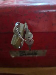 Beach 26x9x9 inch  solid tool box - Photo 4