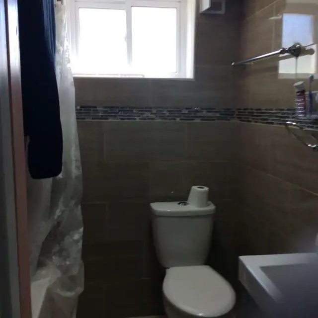 Scarborough-Large Furnished Room with Attached Private Bathroom - Photo 11