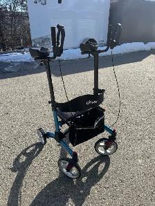 DRIVE MEDICAL ELEVATE UPRIGHT WALKER ROLLATOR