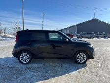 2022 Kia Soul LX - Photo 3