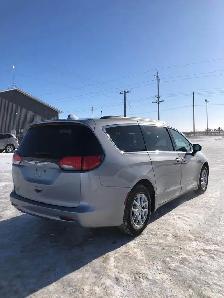 2017 Chrysler Pacifica LX - Photo 5