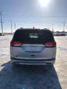 2017 Chrysler Pacifica LX - Photo 6