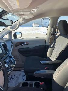 2017 Chrysler Pacifica LX - Photo 11