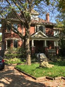 2 bed all-inclusive gorgeous Roncesvalles High Park Blvd