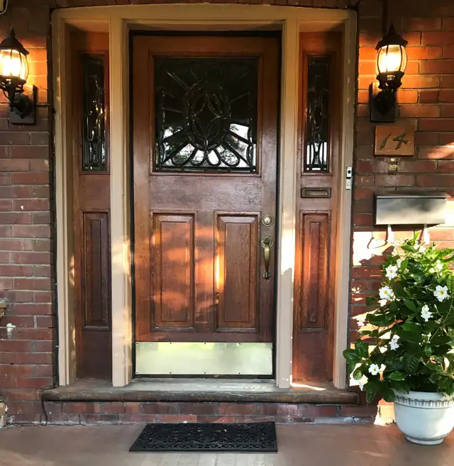 2 bed all-inclusive gorgeous Roncesvalles High Park Blvd - Photo 2