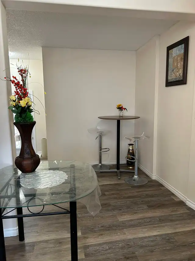 UA area/5minToSouthgate mall LRT to UA Compus Nait/MacEwan/DownT - Photo 3