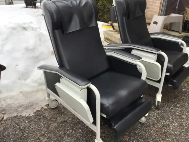 MEDICAL/SPECIAL NEEDS ROLLING RECLINER CHAIRS - Photo 2