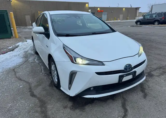 2021 Toyota Prius All Wheel Drive - Photo 2