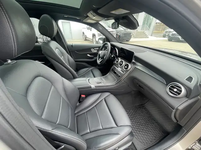2021 Mercedes-Benz GLC GLC300 4MATIC/AWD/NAVI/B.CAM/LEATHER/PANO - Photo 10