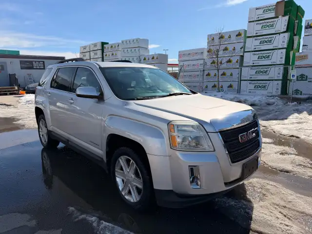 2011 GMC Terrain SLT-1 AWD : No Reported Accidents, Well Service - Photo 3