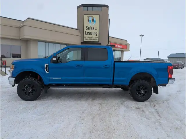 2020 Ford F-350 LARIAT Diesel/2.5'' Level/Black Rims/Liner - Photo 2