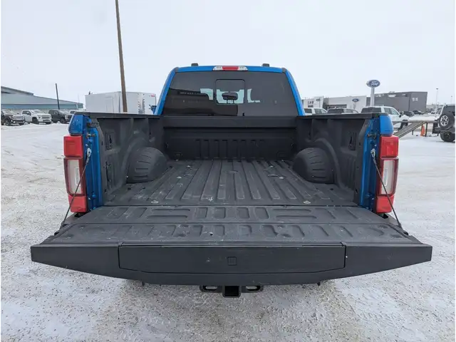 2020 Ford F-350 LARIAT Diesel/2.5'' Level/Black Rims/Liner - Photo 11