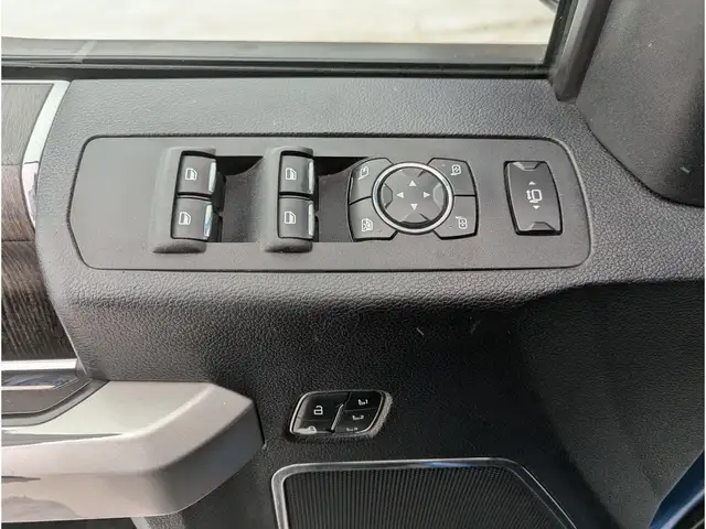 2020 Ford F-350 LARIAT Diesel/2.5'' Level/Black Rims/Liner - Photo 14