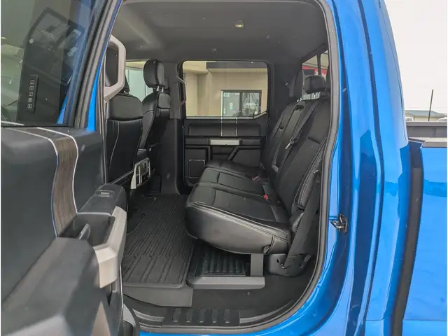 2020 Ford F-350 LARIAT Diesel/2.5'' Level/Black Rims/Liner - Photo 17