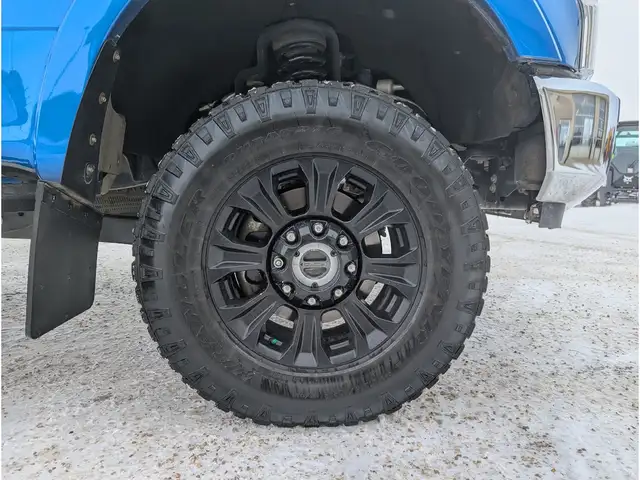 2020 Ford F-350 LARIAT Diesel/2.5'' Level/Black Rims/Liner - Photo 25