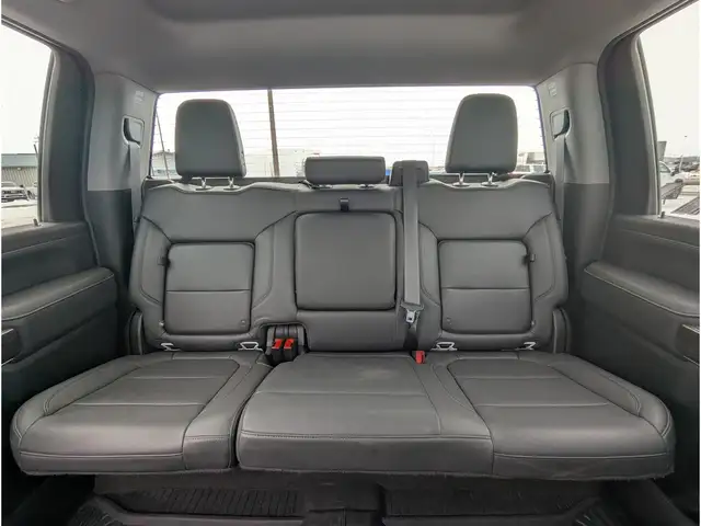 2022 Chevrolet SILVERADO 3500HD LTZ Touch Media/Camera/6.6L V8 D - Photo 19