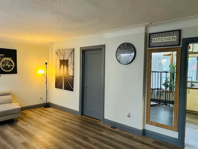 Modern 1-Bedroom Apartment with  Furnishings - Upper James - Photo 2