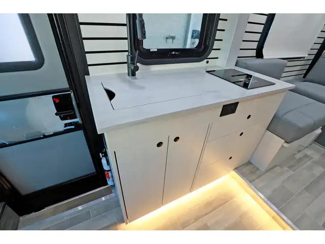 2026 Pleasure-Way Plateau XL TS Classe B Mercedes Sprinter 2026 - Photo 9