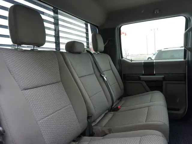 2022 Ford F-350 XLT 4WD Crew Cab | HEAVY DUTY FLAT DECK!! - Photo 32