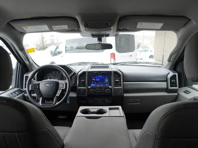 2022 Ford F-350 XLT 4WD Crew Cab | HEAVY DUTY FLAT DECK!! - Photo 33