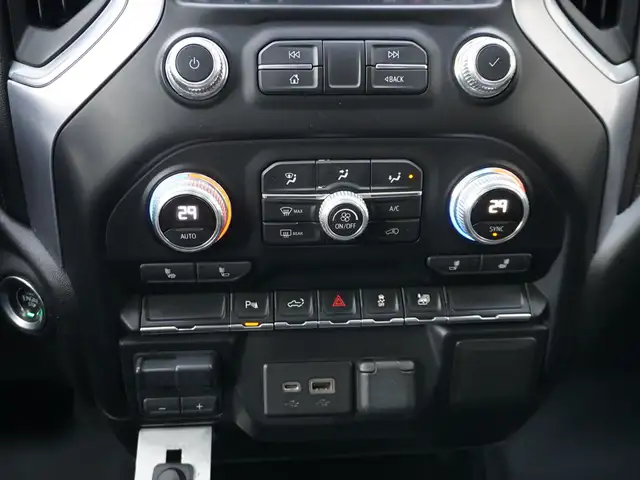 2021 GMC Sierra 3500HD 6.6 Power Crew Cab, HTD SEATS / WHEEL! - Photo 27