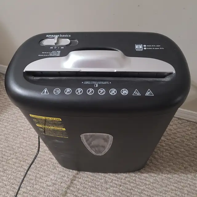 Black Basics paper shredder for home and office with 8 Sh
