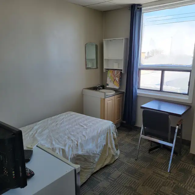 Furnished bachelor-All Utilities are included-Pet friendly - Photo 5