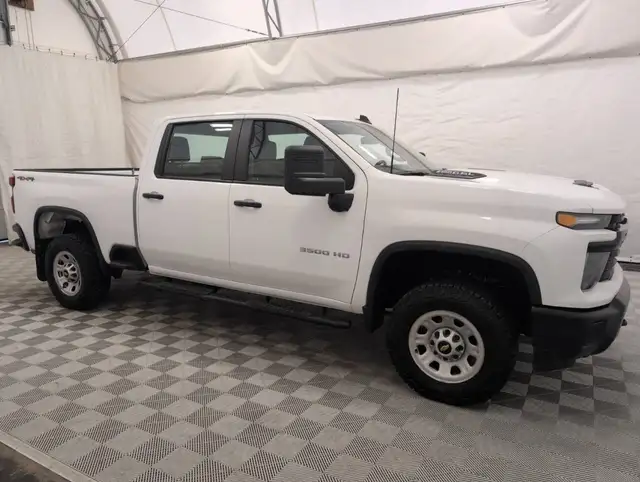 2024 Chevrolet Silverado 3500HD - Photo 3