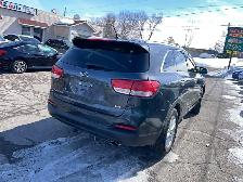 2018 Kia Sorento LX - Photo 4