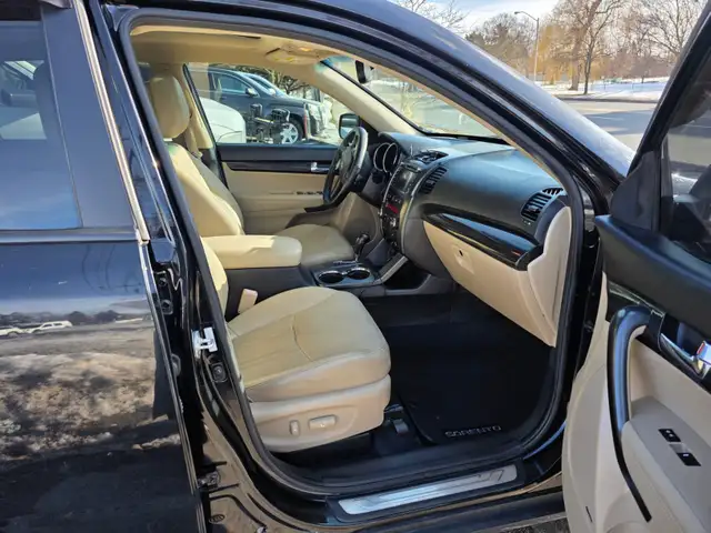 2012 Kia Sorento AWD 4dr V6 Auto EX - Photo 10