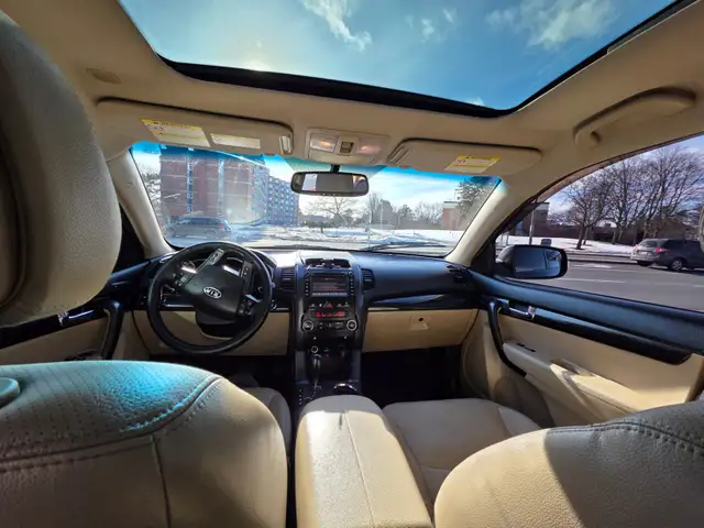 2012 Kia Sorento AWD 4dr V6 Auto EX - Photo 11