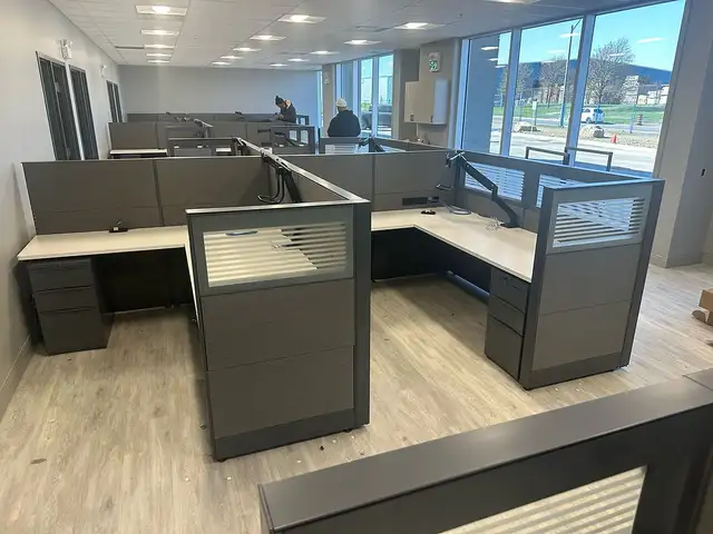 Refreshed Teknion Leverage System – Quad Workstations-Call now!