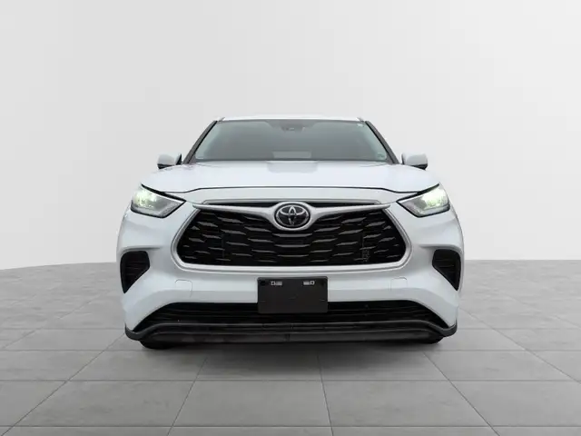 2023 Toyota Highlander LE LE | 8-passenger seating | Safety S... - Photo 3