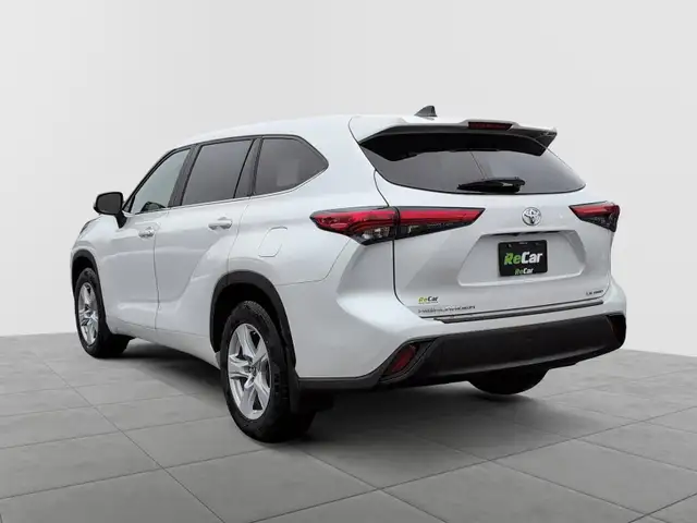 2023 Toyota Highlander LE LE | 8-passenger seating | Safety S... - Photo 6