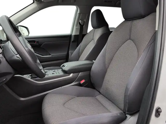 2023 Toyota Highlander LE LE | 8-passenger seating | Safety S... - Photo 10