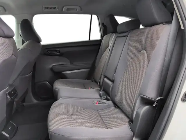 2023 Toyota Highlander LE LE | 8-passenger seating | Safety S... - Photo 11