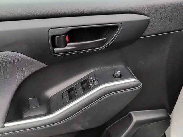2023 Toyota Highlander LE LE | 8-passenger seating | Safety S... - Photo 15