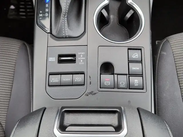 2023 Toyota Highlander LE LE | 8-passenger seating | Safety S... - Photo 18