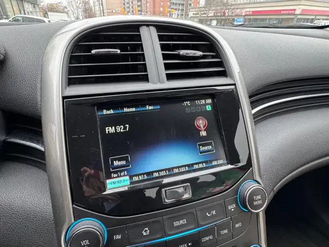 2015 Chevrolet Malibu LT w/1LT w/B.CAM/SUNROOF 416-894-9099 Bria - Photo 6