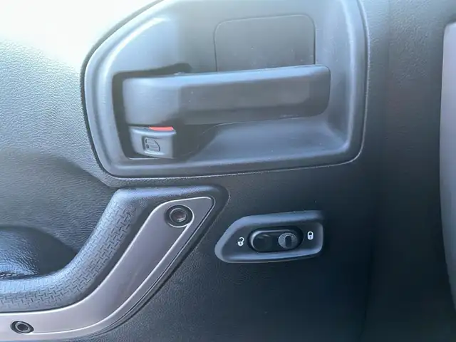 2018 Jeep Wrangler JK Unlimited Sahara Sahara | V6 | Navigati... - Photo 11