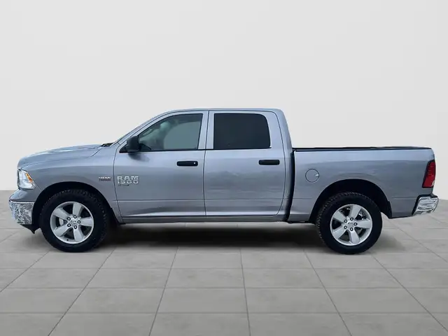 2023 RAM 1500 Classic SLT SLT | Crew Cab | 5.7L V8 - Photo 5