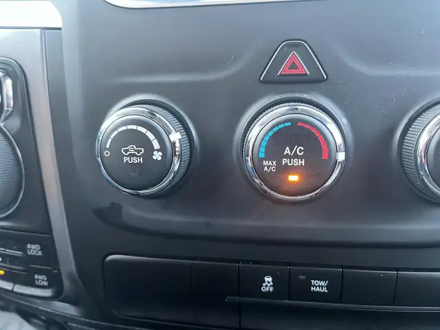 2023 RAM 1500 Classic SLT SLT | Crew Cab | 5.7L V8 - Photo 13